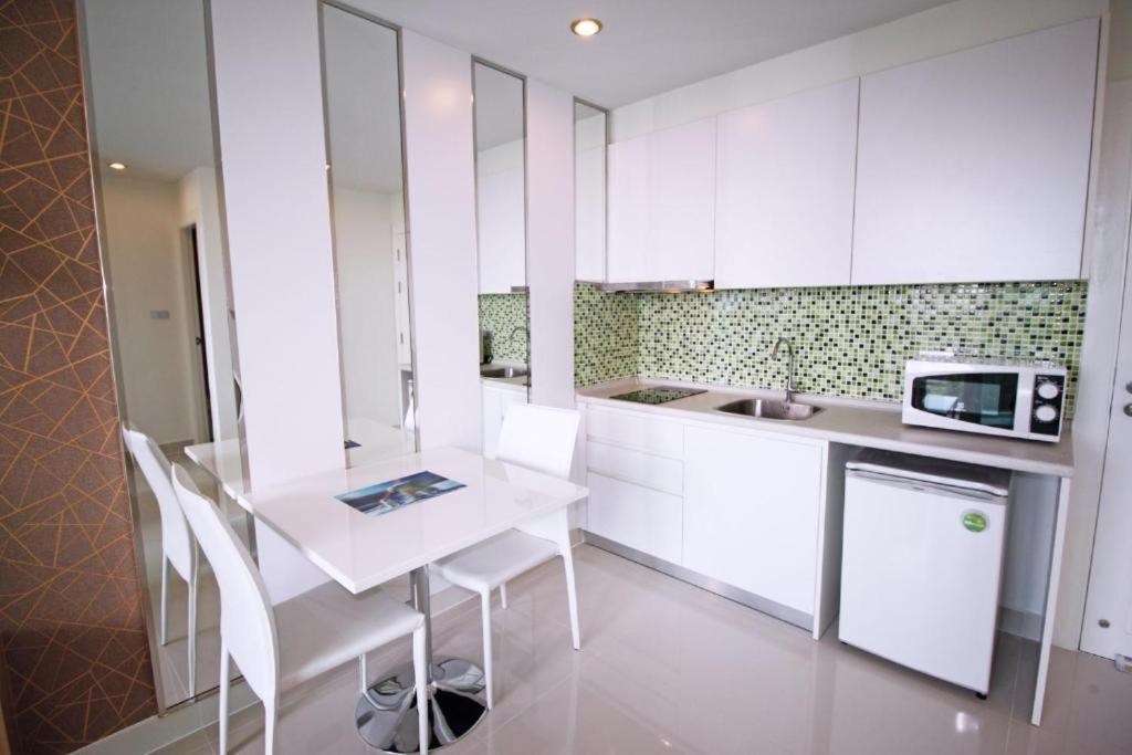 Amazon Residence By Pattaya Sunny Rentals Jomtien Beach Room photo